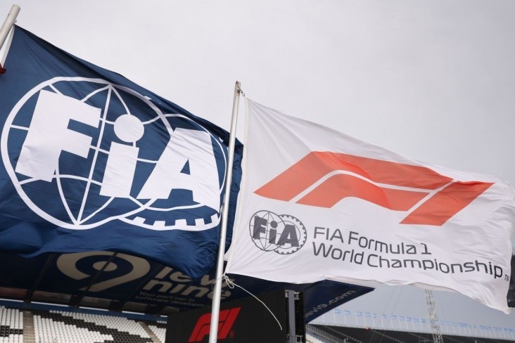 "Formula-1"də radiodanışıqların efirə verilməsi ləğv oluna bilər
