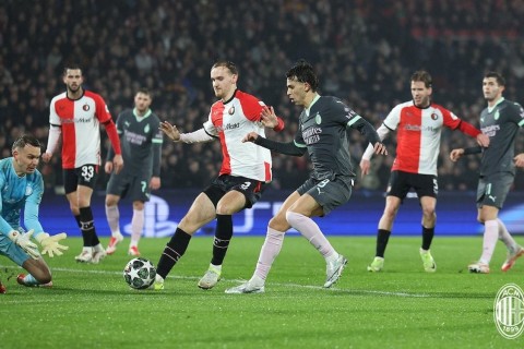 End of a 50-year drought: Feyenoord secures playoff victory in Champions League