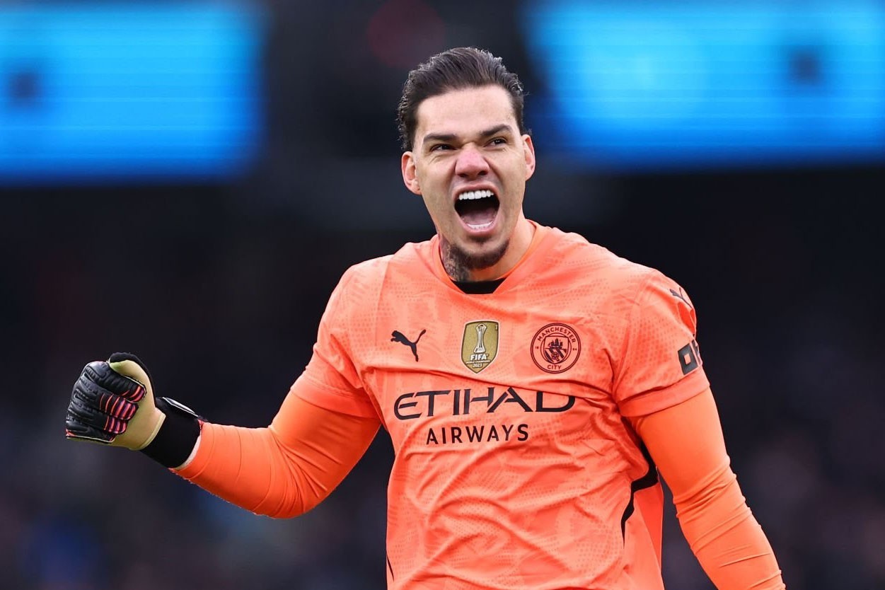 Goalkeeper with productive passes - NEW RECORD HOLDER - VIDEO