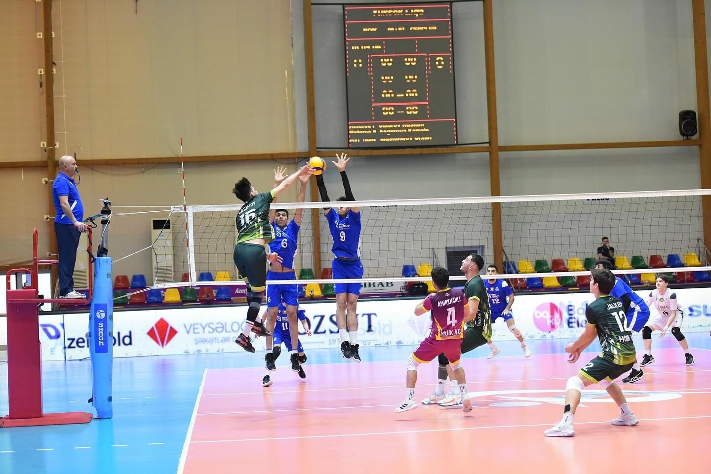 Liderlərdən asan qələbə - FOTO