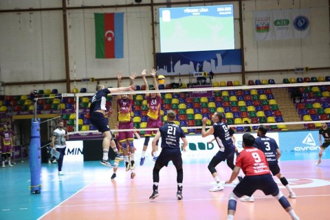 Liderlərdən asan qələbə - FOTO