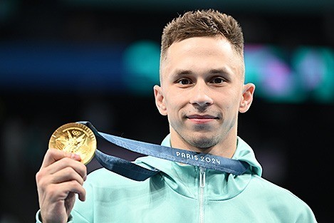 Double Olympic champion reaches final in Baku