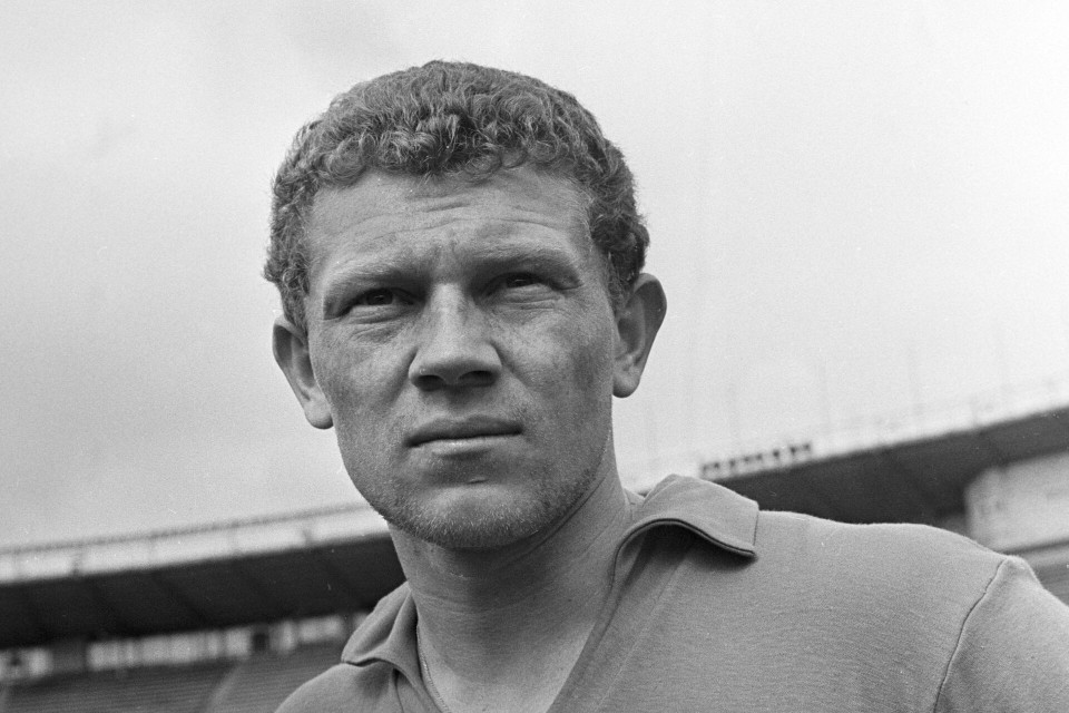 Əfsanəvi futbolçunun xatirəsi süni intellektlə hazırlanan görüntü ilə yad edilib - VİDEO