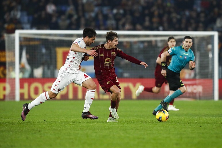 Roma extends unbeaten streak to 10 - VIDEO