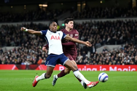 Manchester clubs triumph, Arsenal drop points again - VIDEO