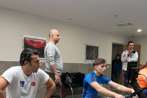 Məşqçimiz Beynəlxalq Avarçəkmə Federasiyasının kursunda - FOTO