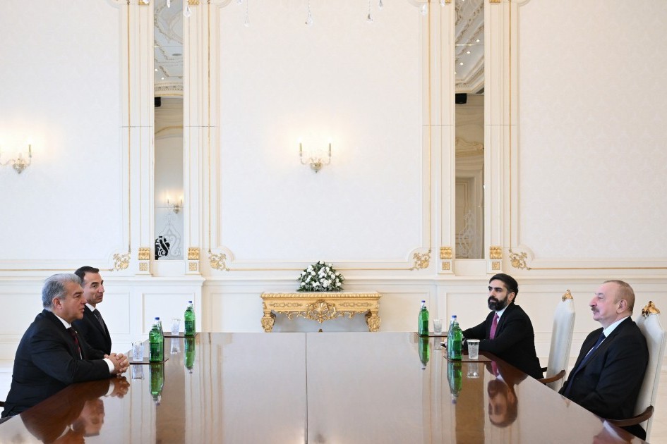 Prezident İlham ƏIiyev “Barselona” Futbol Klubunun prezidentini qəbul edib - FOTO