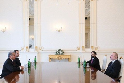 Prezident İlham ƏIiyev “Barselona” Futbol Klubunun prezidentini qəbul edib - FOTO
