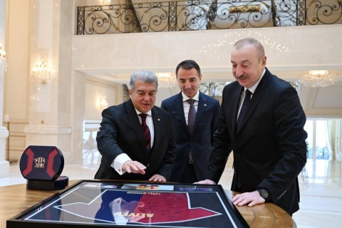 Prezident İlham ƏIiyev “Barselona” Futbol Klubunun prezidentini qəbul edib - FOTO