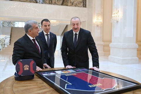 Prezident İlham ƏIiyev “Barselona” Futbol Klubunun prezidentini qəbul edib - FOTO