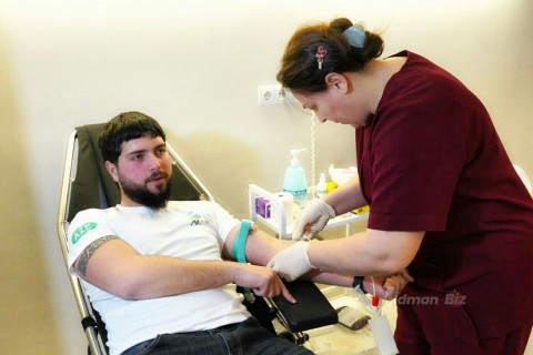 “İdman həftəsi”: İdman ictimaiyyətinin könüllü qanvermə aksiyası keçirilir - FOTO - VİDEO