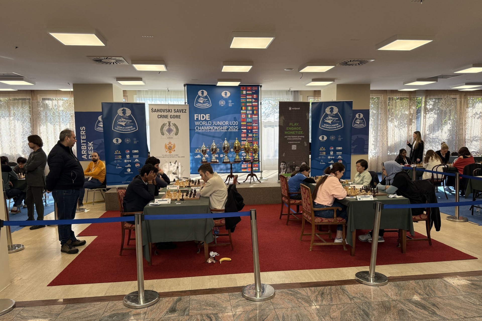 First defeat for Azerbaijan at the World Chess Championship