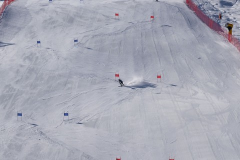 Avrasiya Dağ Kurortları Alyansının təlimçiləri arasında xizək yarışı - FOTO