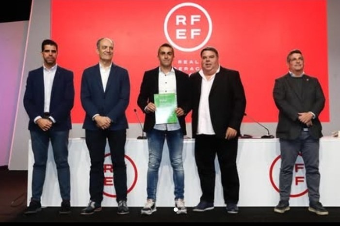 Mikel Alvaro Salazar: "Qarabağ"a yaxşı oyunçu verə biləcəyik" - FOTO - MÜSAHİBƏ