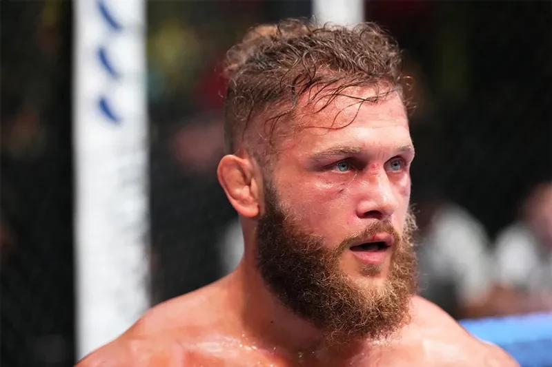 Физиев и Гейджи провели битву взглядов перед боем на турнире UFC 313 - ВИДЕО