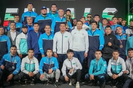 Сборная Казахстана приедет в Баку