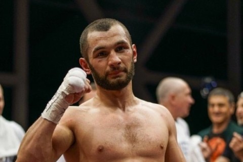 Азербайджанcкий боксер нокаутировал танзанийца в России - ВИДЕО