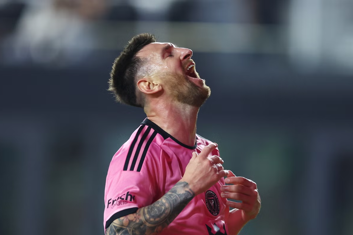 Lionel Messi fərqlənib, komandası qalıb gəlib - VİDEO