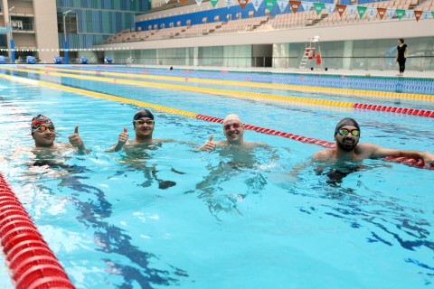 Triple Paralympic champion meets young athletes - PHOTO