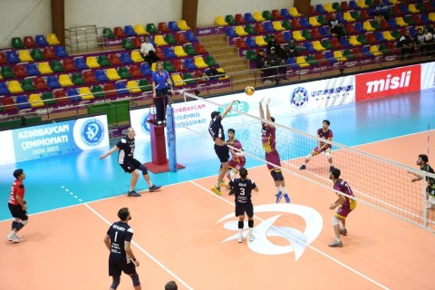 Liderlərdən asan qələbələr - FOTO