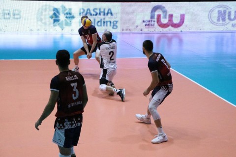 Liderlərdən asan qələbələr - FOTO