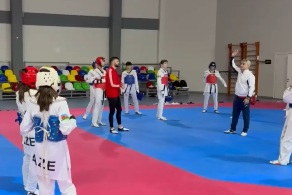 Yeniyetmə taekvondoçular təlim-məşq toplanışında