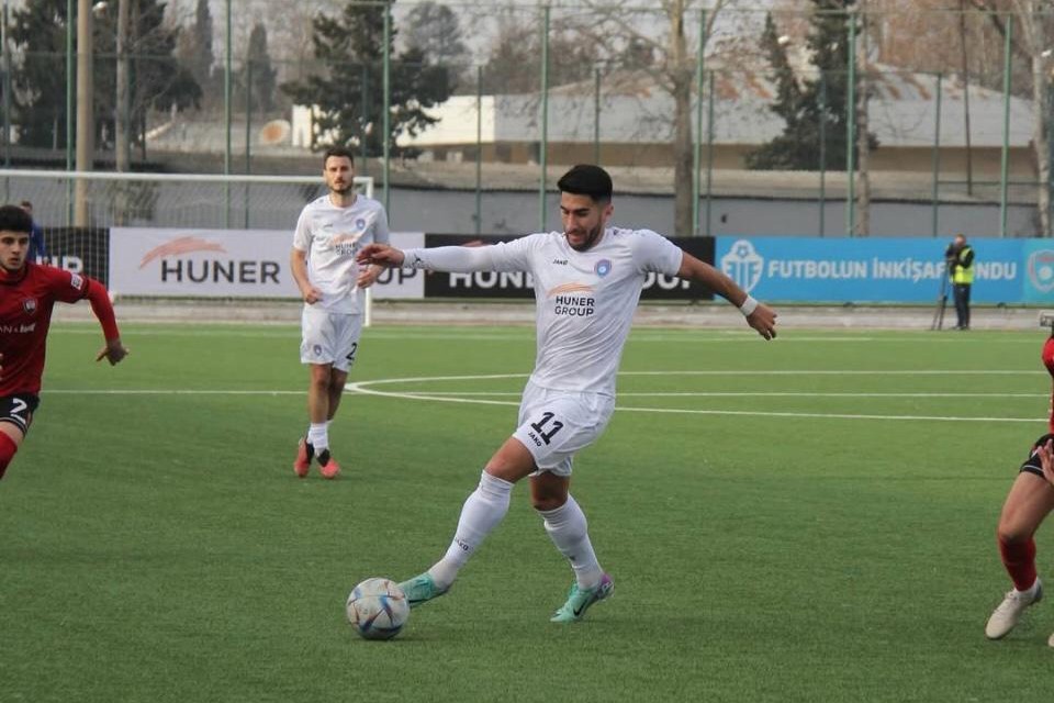 Ayxan Hüseynov: “Azərbaycan millisində oynamaq istəyirəm” - MÜSAHİBƏ