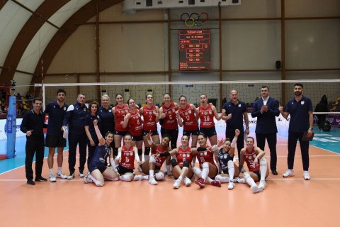 Lider fərqi artırıb - FOTO