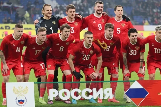 Спорт внемлет политике: когда Россию вернут в мировой футбол