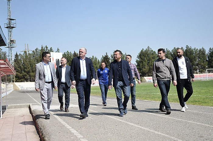 Yevlax şəhər stadionuna baxış keçirilib - FOTO