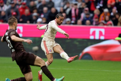 Bayern and Eintracht secure wins - VIDEO