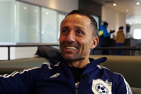 Футболист, покинувший Азербайджан из-за проблем с «Нефтчи», работает тренером в Нью-Йорке - ВИДЕО