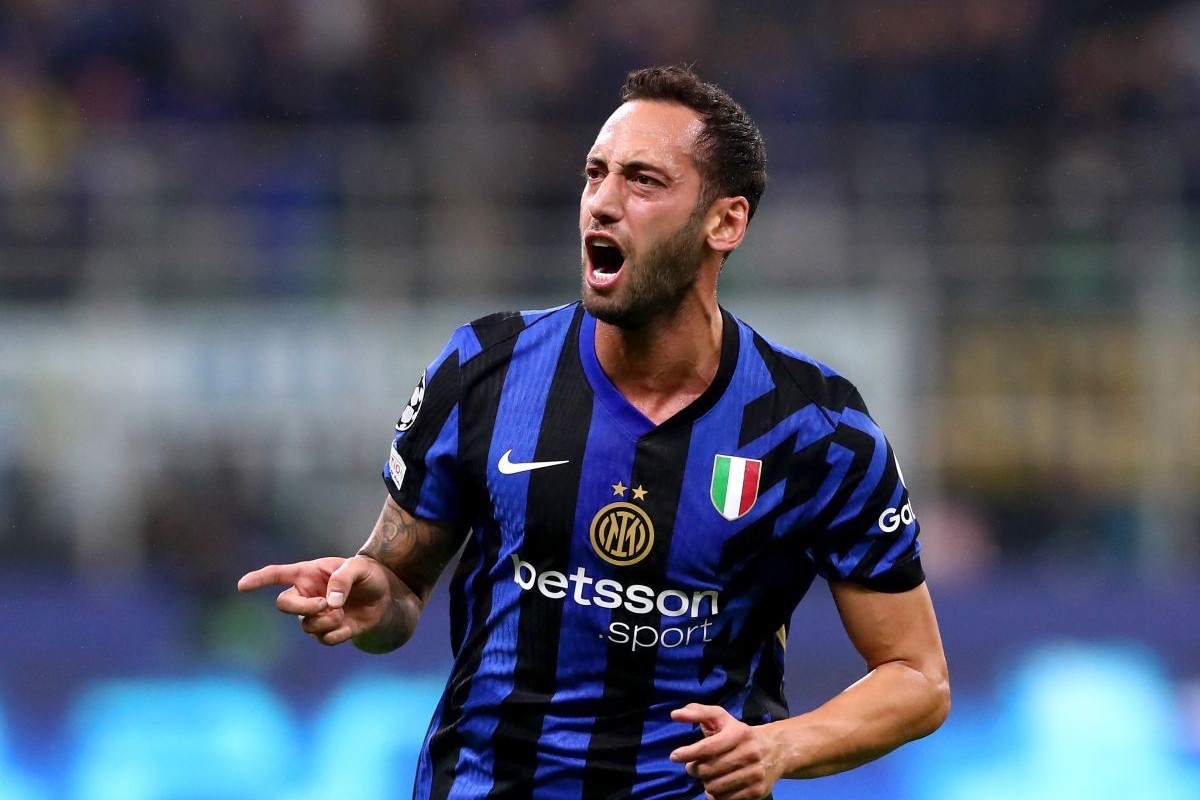 Hakan Çalhanoğlu "Mançester Yunayted"in hədəfində