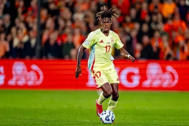 Dünyada ayın futbolçusu kimdir?