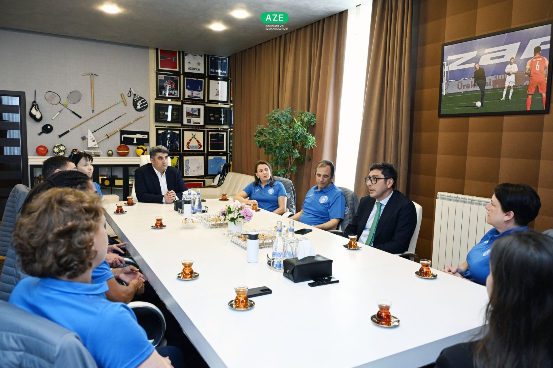 Fərid Qayıbov FIG-nin “Gimnastika hamı üçün” Komitəsinin prezidenti ilə görüşüb - FOTO