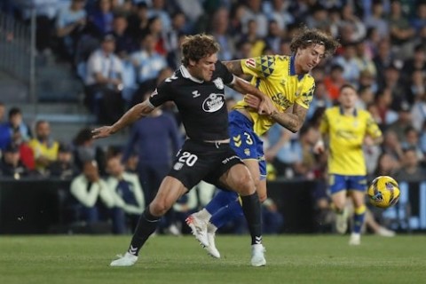 Las Palmas earns promising point