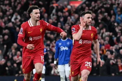 Man City and Liverpool secure wins - VIDEO