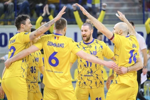 Команда азербайджанского волейболиста уступает в финале