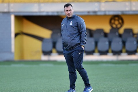 Сиясет Аскеров: "Расстраиваемся, когда видим за границей больше болельщиков, чем дома"