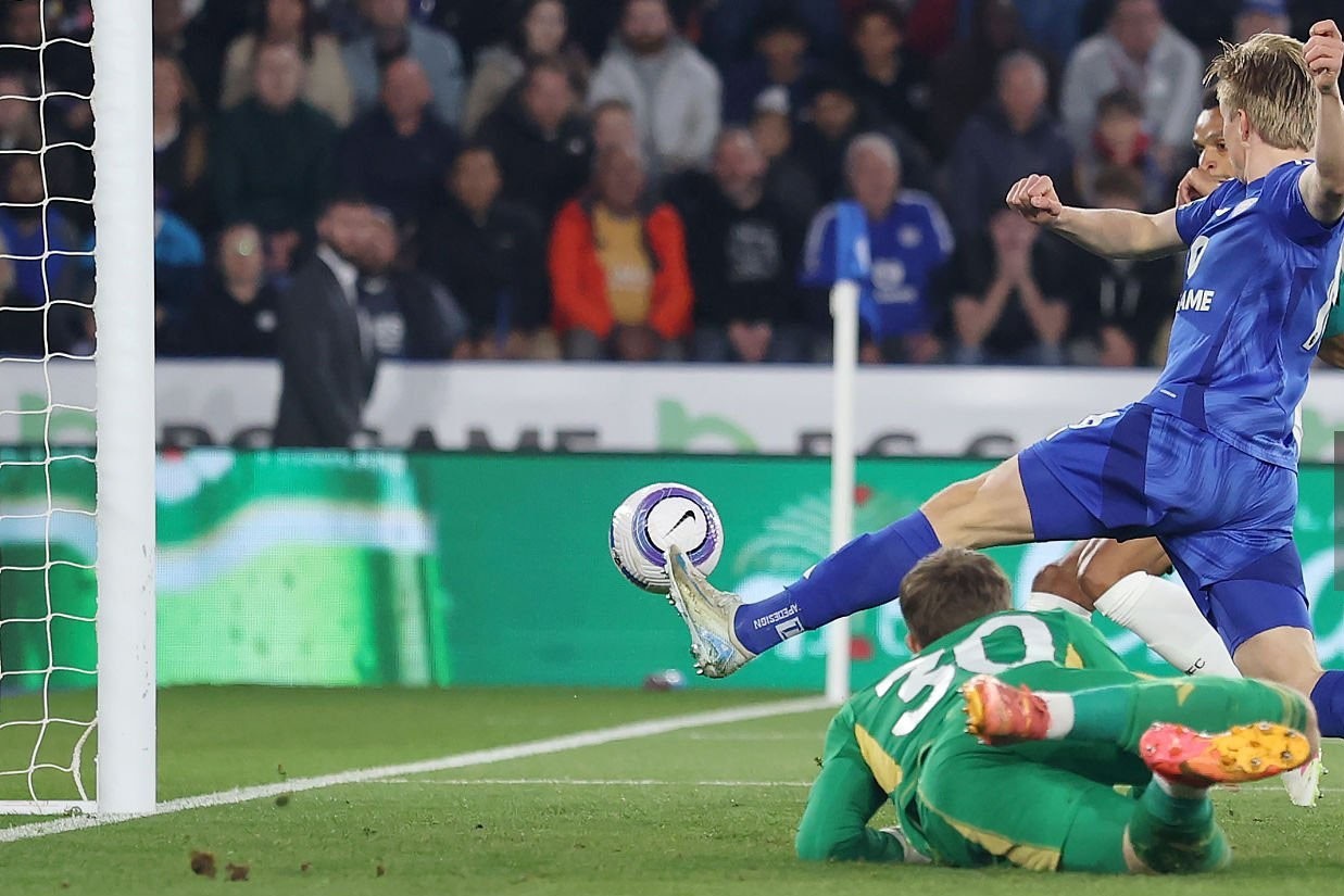 Leicester sets unwanted Premier League record with 8th straight goalless home defeat