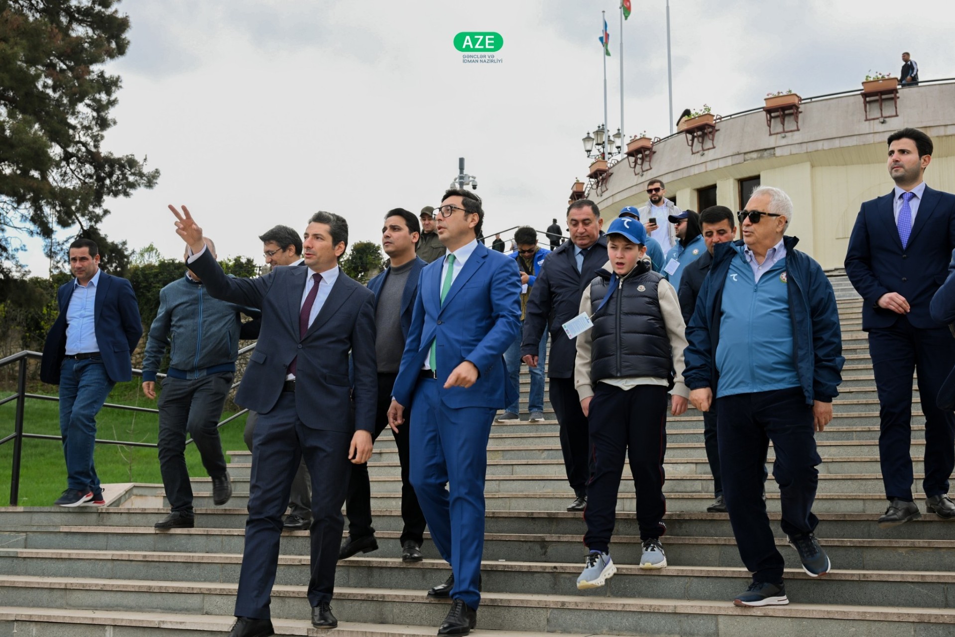 Fərid Qayıbov Xankəndi stadionunun yenidənqurma işləri ilə maraqlanıb - FOTO