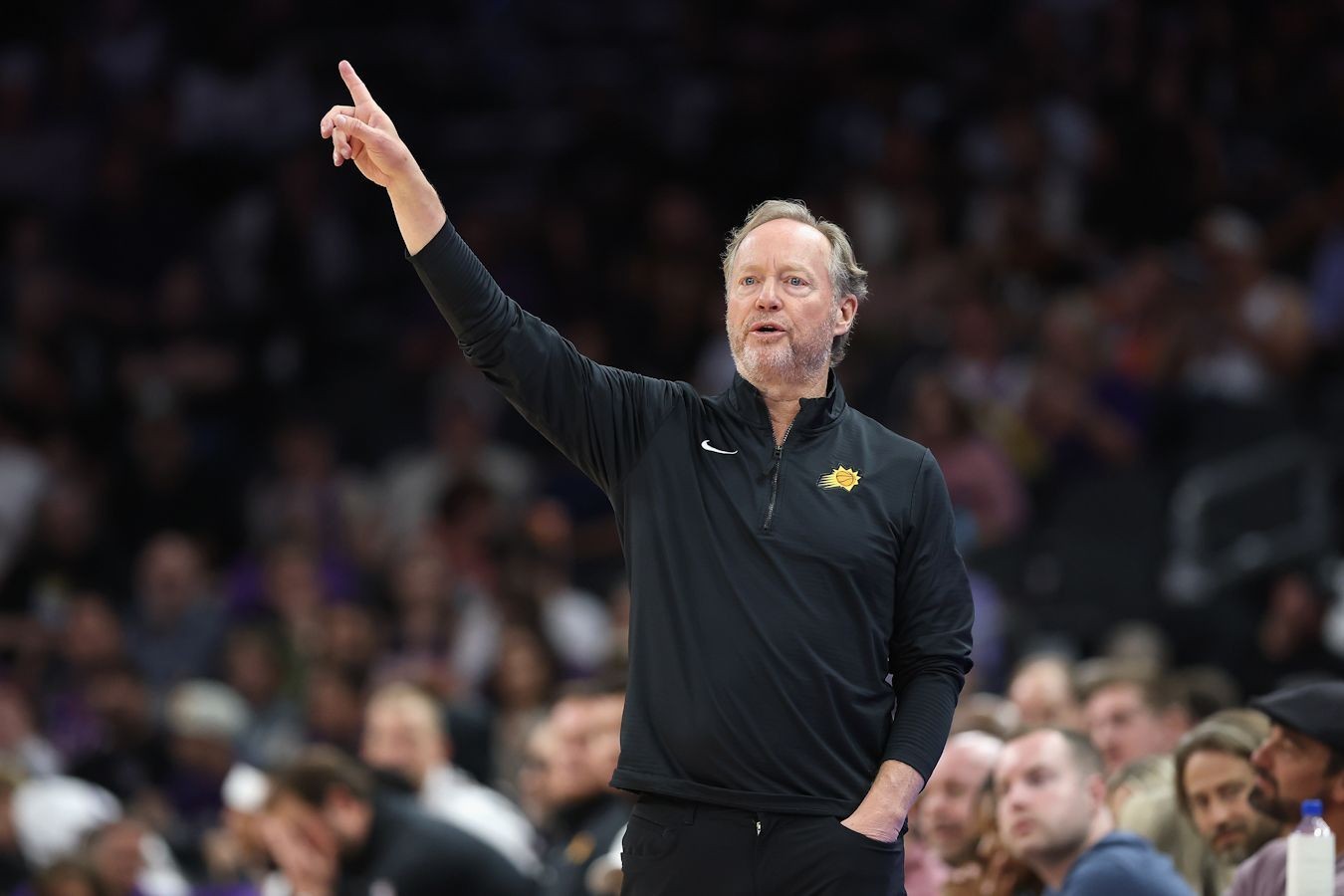 NBA çempionu "Finiks"dən qovulub