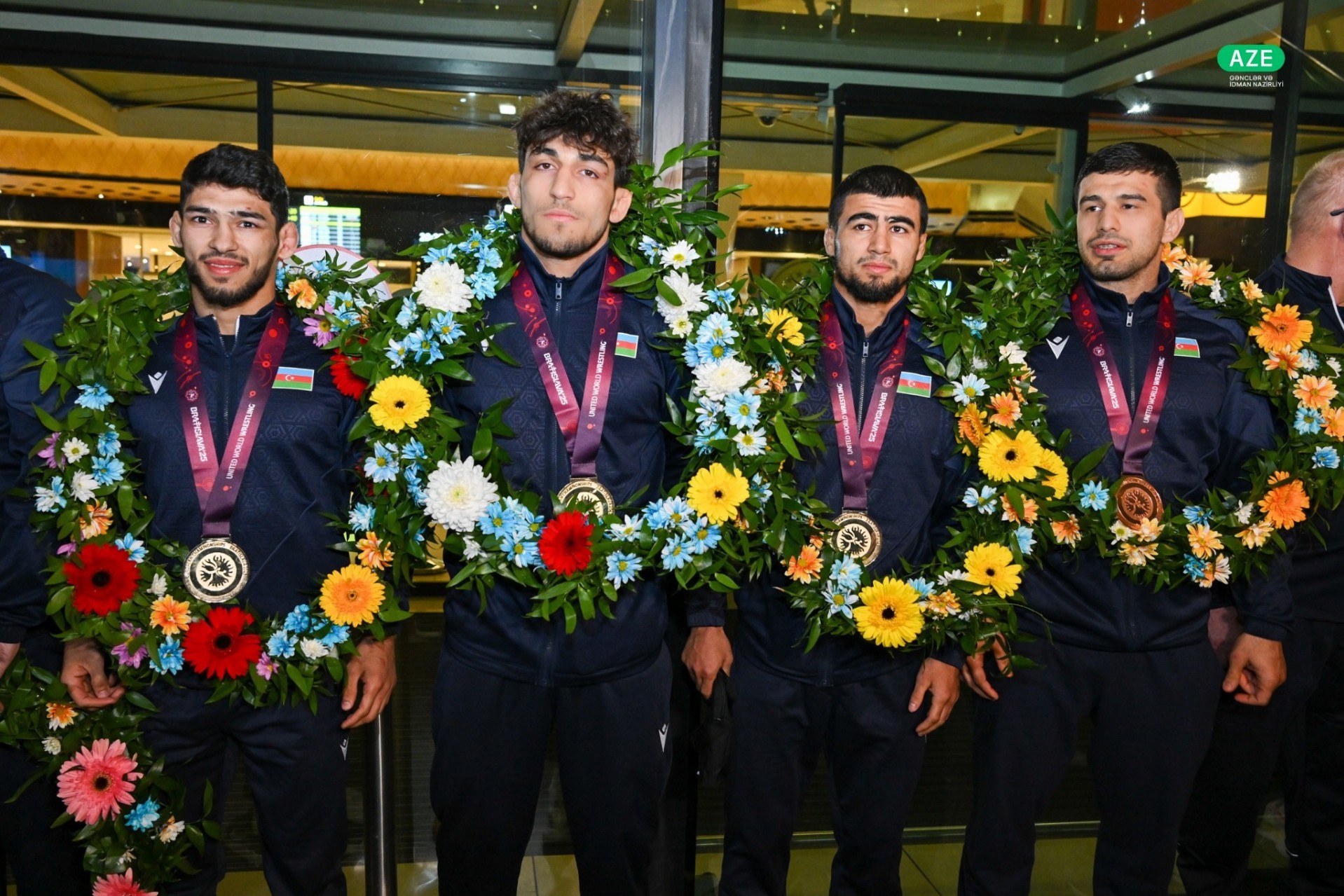 Чемпионы Европы по борьбе вернулись в Баку
