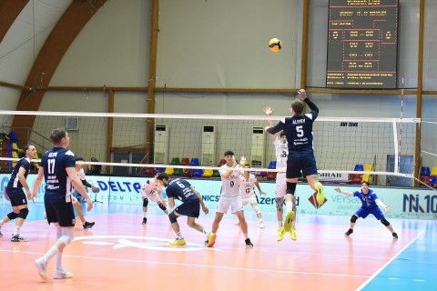 Yüksək Liqada yarımfinal CÜTLƏRİ