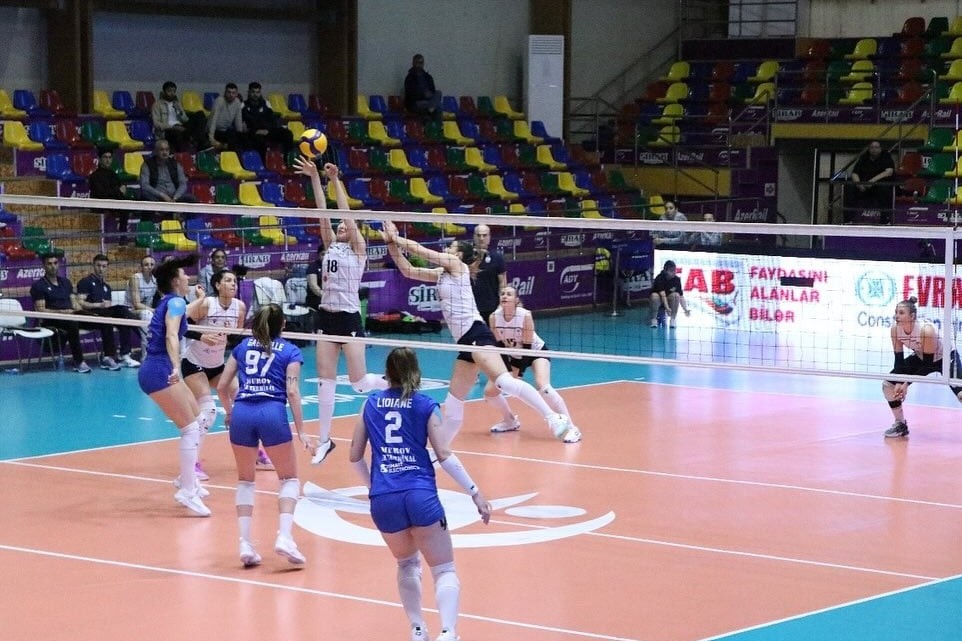 “Abşeron” və "Azərreyl" seriyada önə keçib