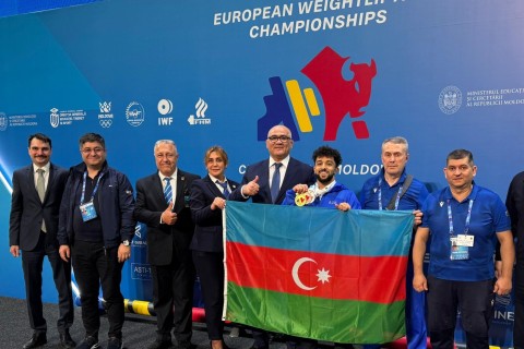 İsa Rüstəmov Avropa çempionatında 3 medal qazanıb - FOTO