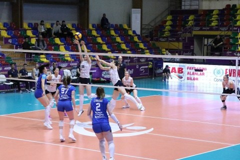 “Abşeron” və "Azərreyl" seriyada önə keçib