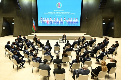 Микаил Джаббаров встретился с призерами чемпионата Европы по борьбе – ФОТО