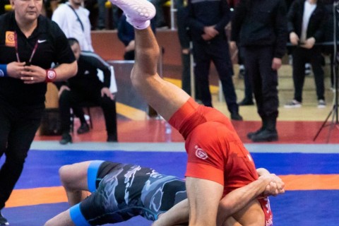 Определились первые победители чемпионата Азербайджана по греко-римской борьбе - ФОТО