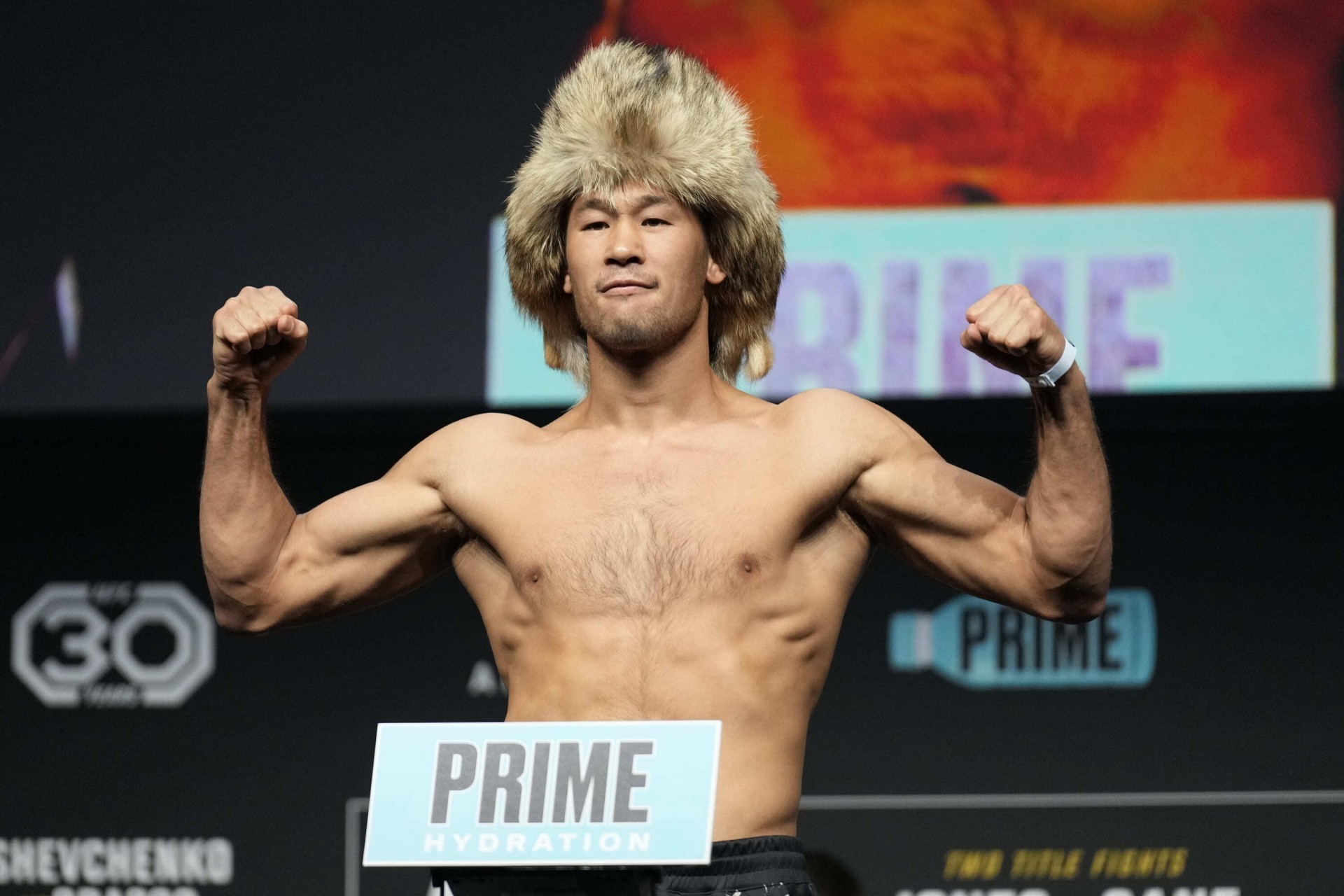 Казахстанские бойцы хотят участвовать в историческом турнире UFC в Баку